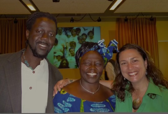 AshEL with Wangari Maathai at a gathering